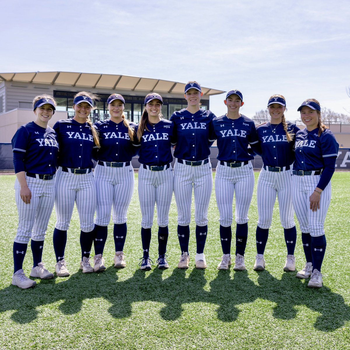 Forever Dawgs 🐶💙

Couldn’t be more proud of this senior class! #ThisIsYale