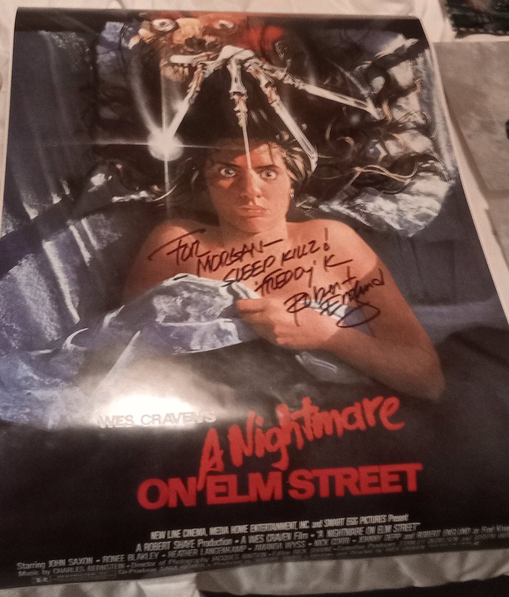 MercuryMajor's tweet photo. I finally got to meet Robert Englund aka Freddy Krueger! It was awesome, I brought a movie poster that he signed and he told me about some of his favorite horror movies like Rosemary's Baby (1968) Sisters (1972) and The Witch (2015) I'm a very happy Horror Nerd https://t.co/trXUXU5Rd0