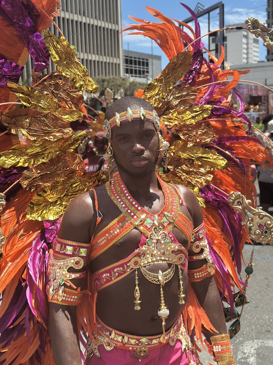 coriac_'s tweet photo. POV: you became a reveller

#JamaicaCarnival https://t.co/KoZ8umo7qe