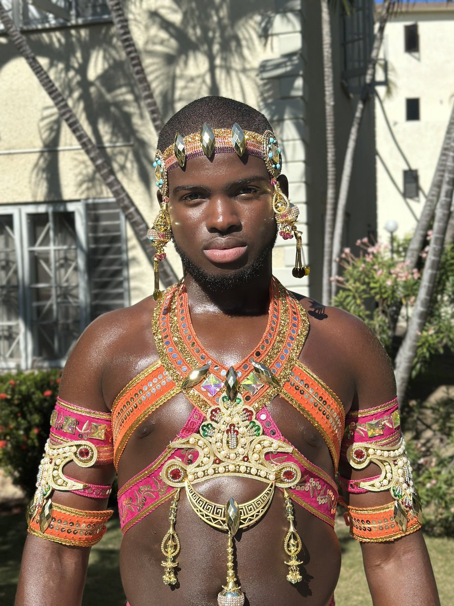 coriac_'s tweet photo. POV: you became a reveller

#JamaicaCarnival https://t.co/KoZ8umo7qe