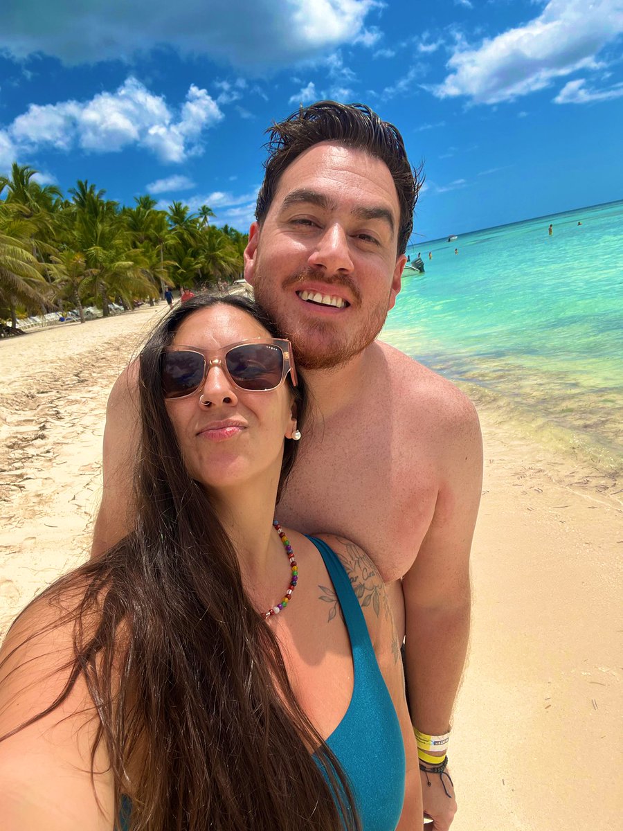 leongamba_'s tweet photo. Hermosos días turquesas ☀️🏖️

Pd: vuelta  a casa escuchando los Chalchaleros porque no quiero escuchar una bachata nunca más en la vida 🤬 https://t.co/qeQwraMSgt