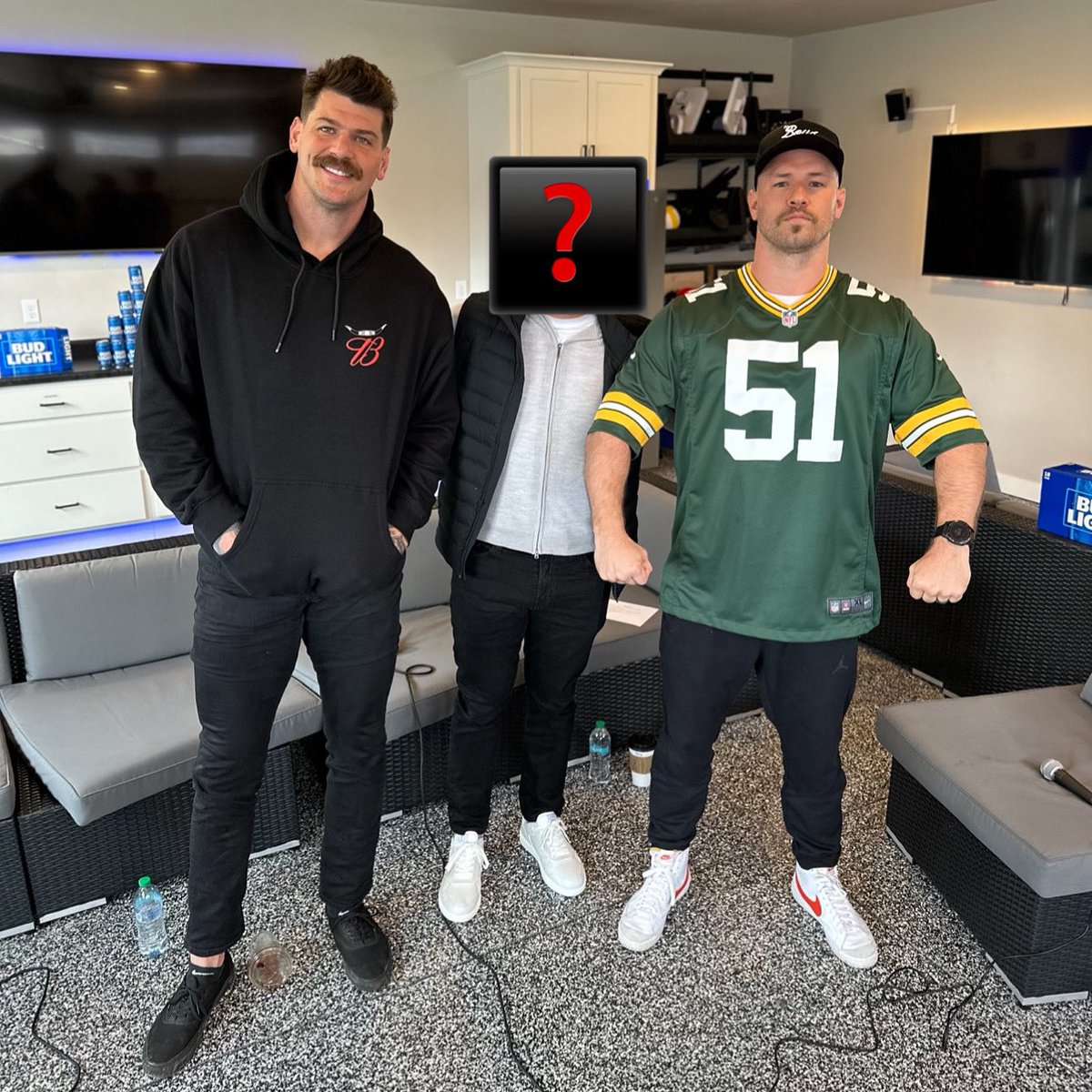 Bussin' With The Boys tweet media