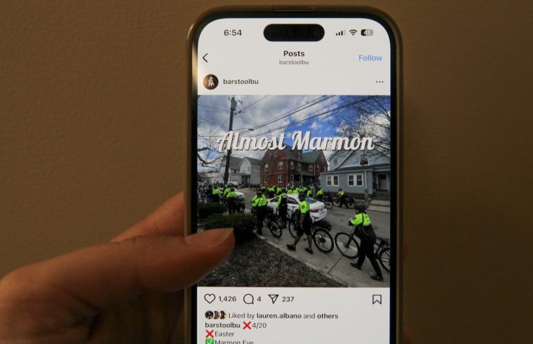 DFPfeatures's tweet image. Marathon Monday is not just a day off at Boston University — it's a campus-defining ritual. While runners chase records down Beacon Street, students fill the streets of Allston, celebrating the city they call home.
dailyfreepress.com/2025/04/28/ins…