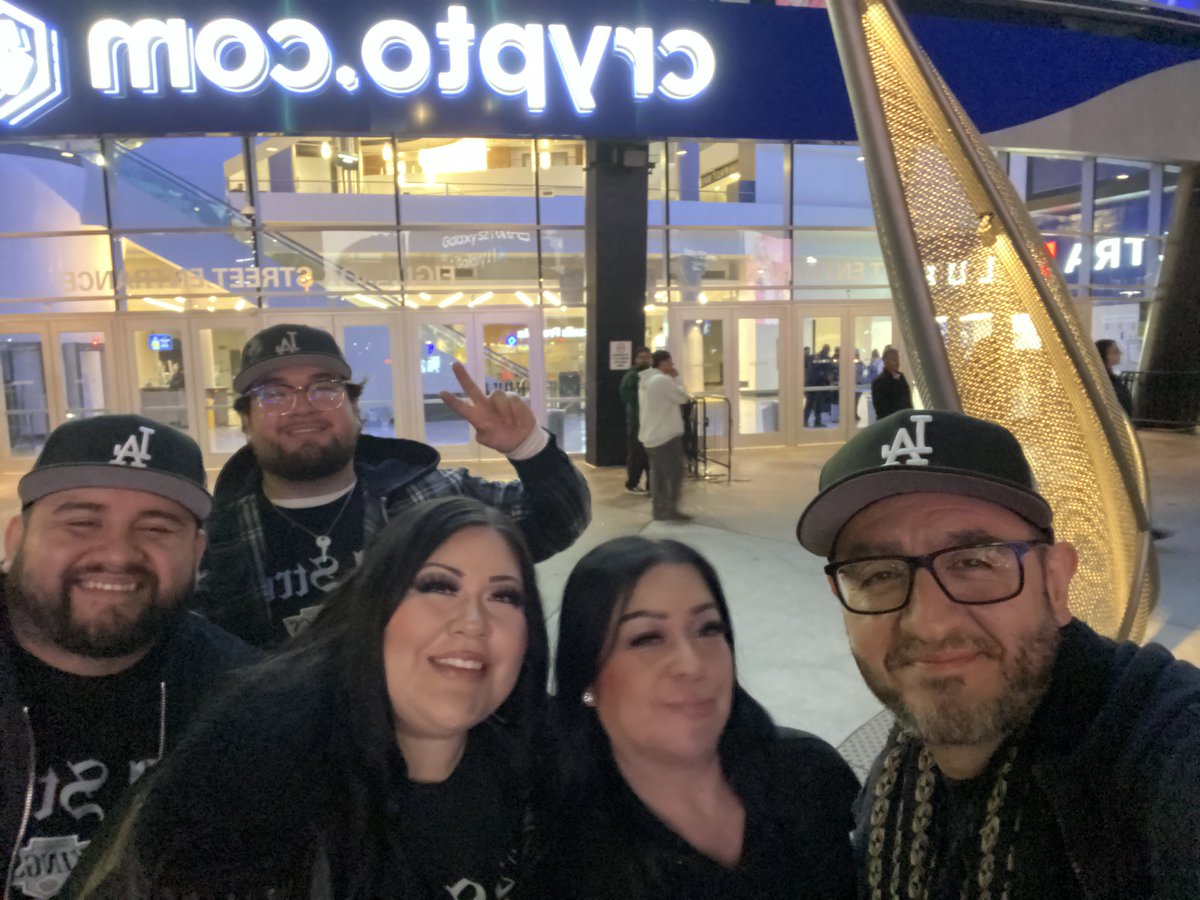 RED_3's tweet image. I keep building, moving forward. Only the real ones rise above grudges and check on you.