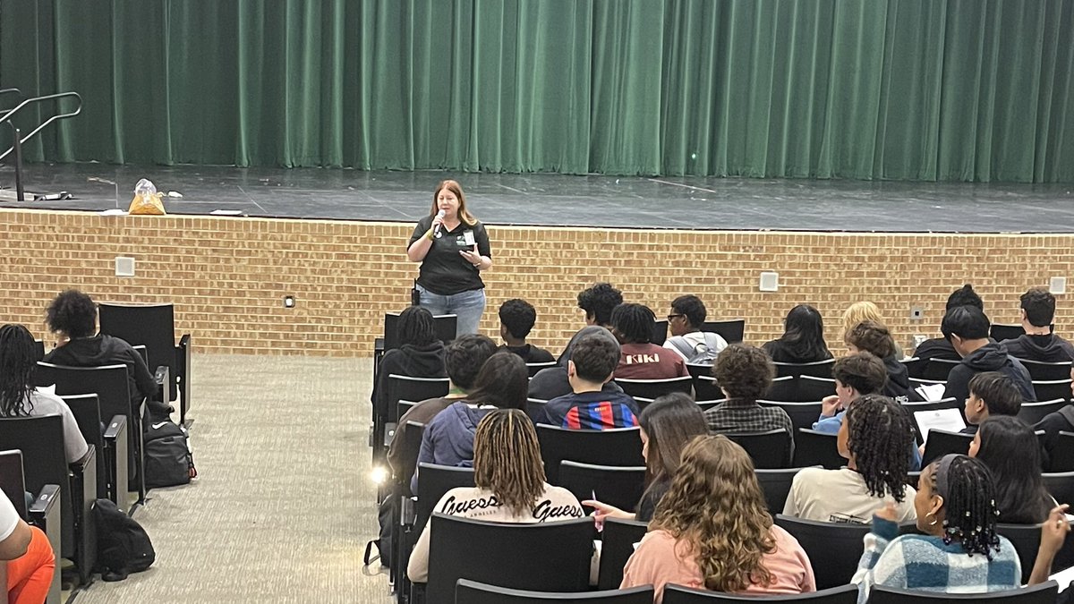L.V. BerknerHS Counseling tweet media