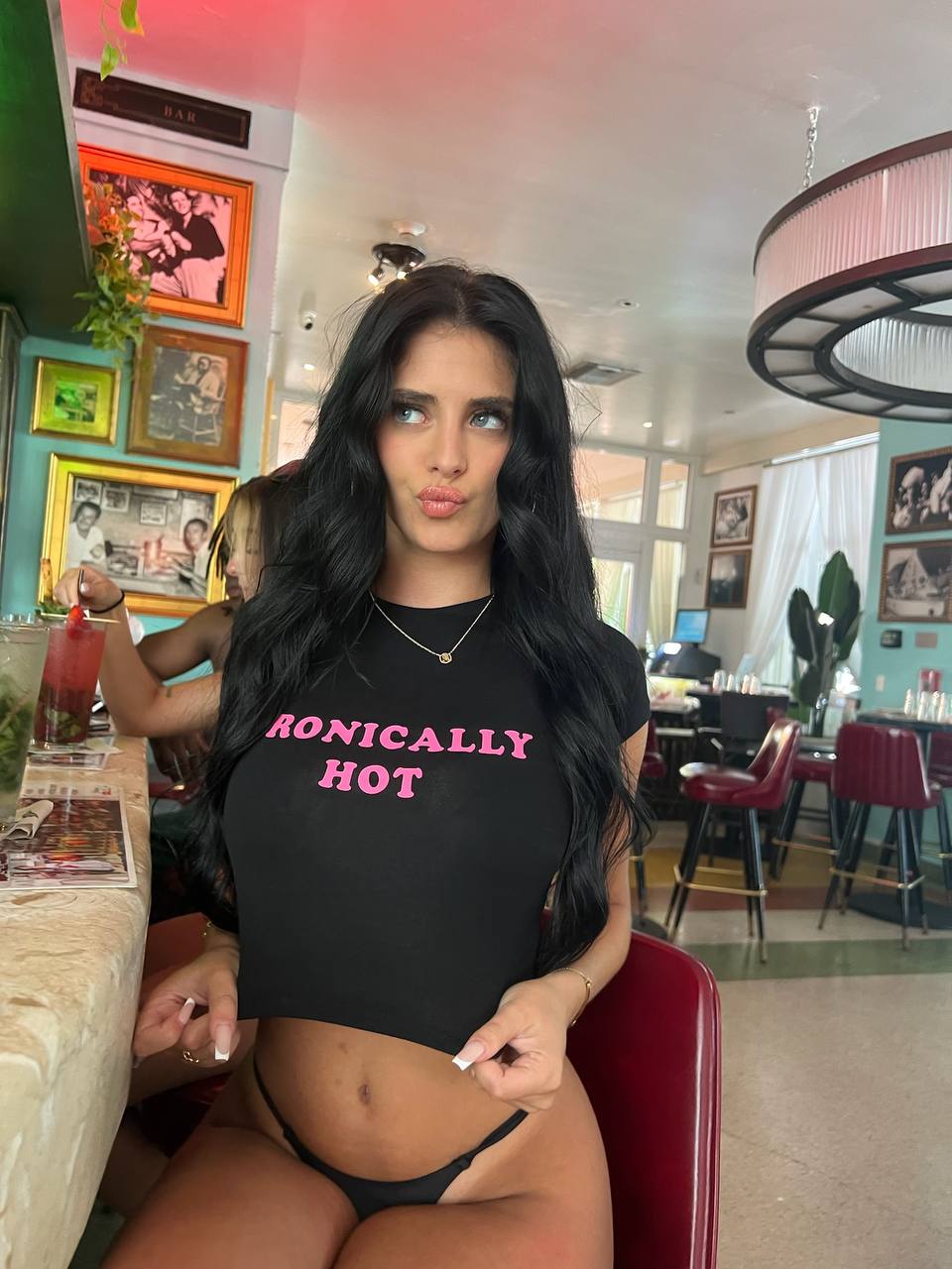 Camila Araujo - Her Net Worth and Secrets to Financial Success