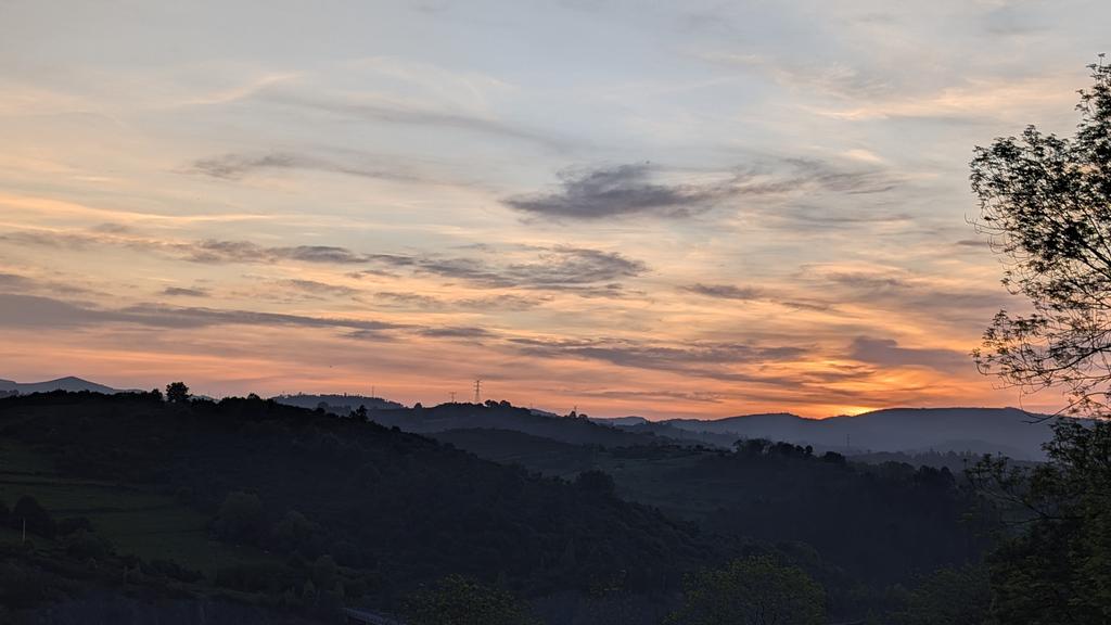 La luz se va de nuevo...
#Asturias #apagao #apagón