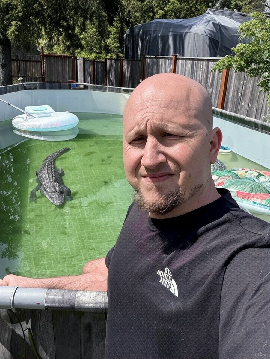 masterswl's tweet photo. I officially have my own pet alligator! 🤗 https://t.co/zk7My0lLx6