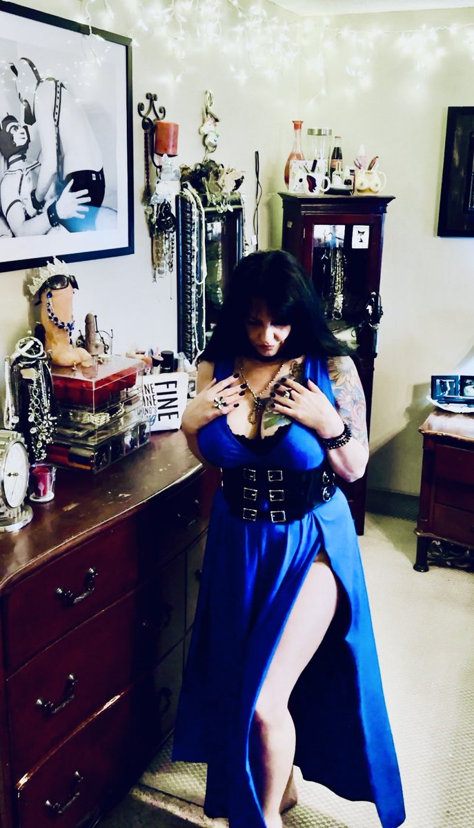 uncoupledhot666's tweet photo. Right here. Or ???
#minneapolis
#minneapolisescort
#sexworkiswork
#companion #pse #gfe #exploreminnesota https://t.co/y64cSwysvX