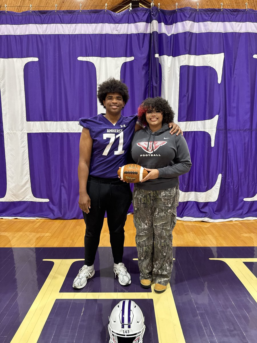 I had a really great time at <a href="/AmherstCollFB/">Amherst College Football</a>. Thank you to <a href="/CoachMBallard/">Matt Ballard</a> for the invite. Loved seeing the coaches and beautiful campus. <a href="/CoachEJMills/">EJ Mills</a> <a href="/CoachKenMaxwell/">Coach Maxwell</a> <a href="/coachbanks9/">Adam Banks</a> <a href="/coachwilks77/">Coach Wilks</a> <a href="/LoomisFootball/">Loomis Chaffee Football</a>