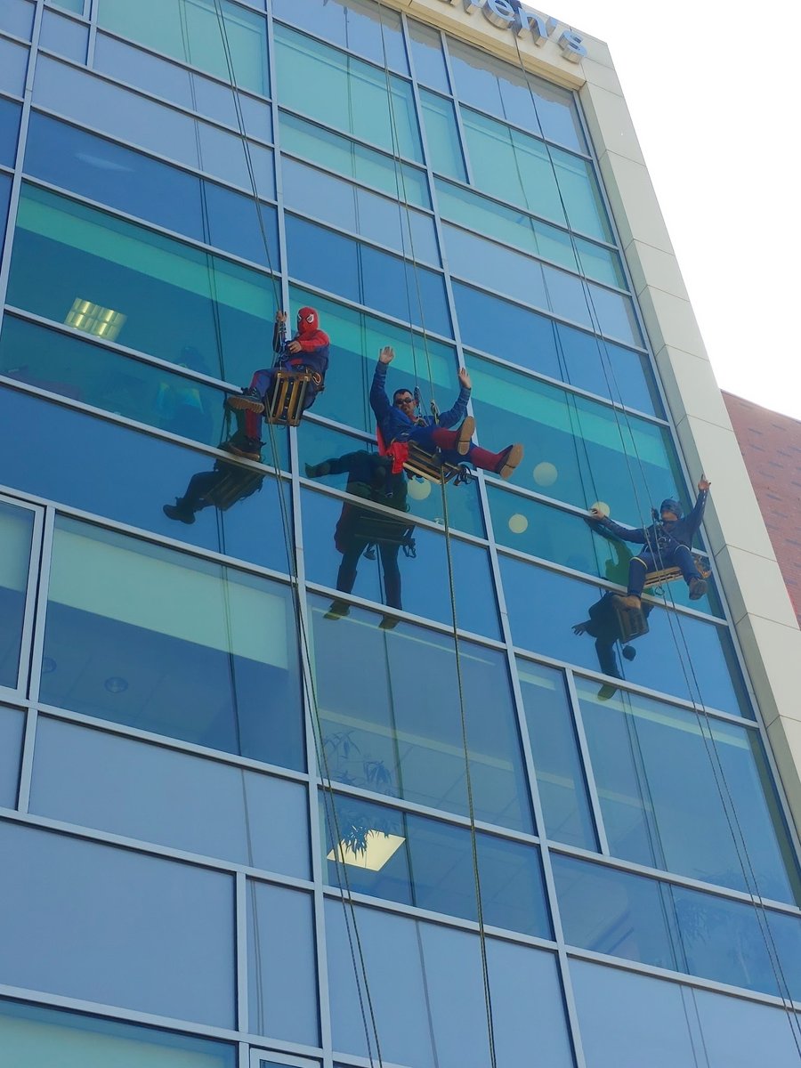WakeMed's tweet image. It's a bird... it's a plane... it's superhero window washers at WakeMed Children's! 🦸‍♀️🦸

WakeMed window washers, from Scottie’s Building Services, were superheroes for a day, fighting “grime” and cheering up young patients as they rappelled down the Children’s Hospital.