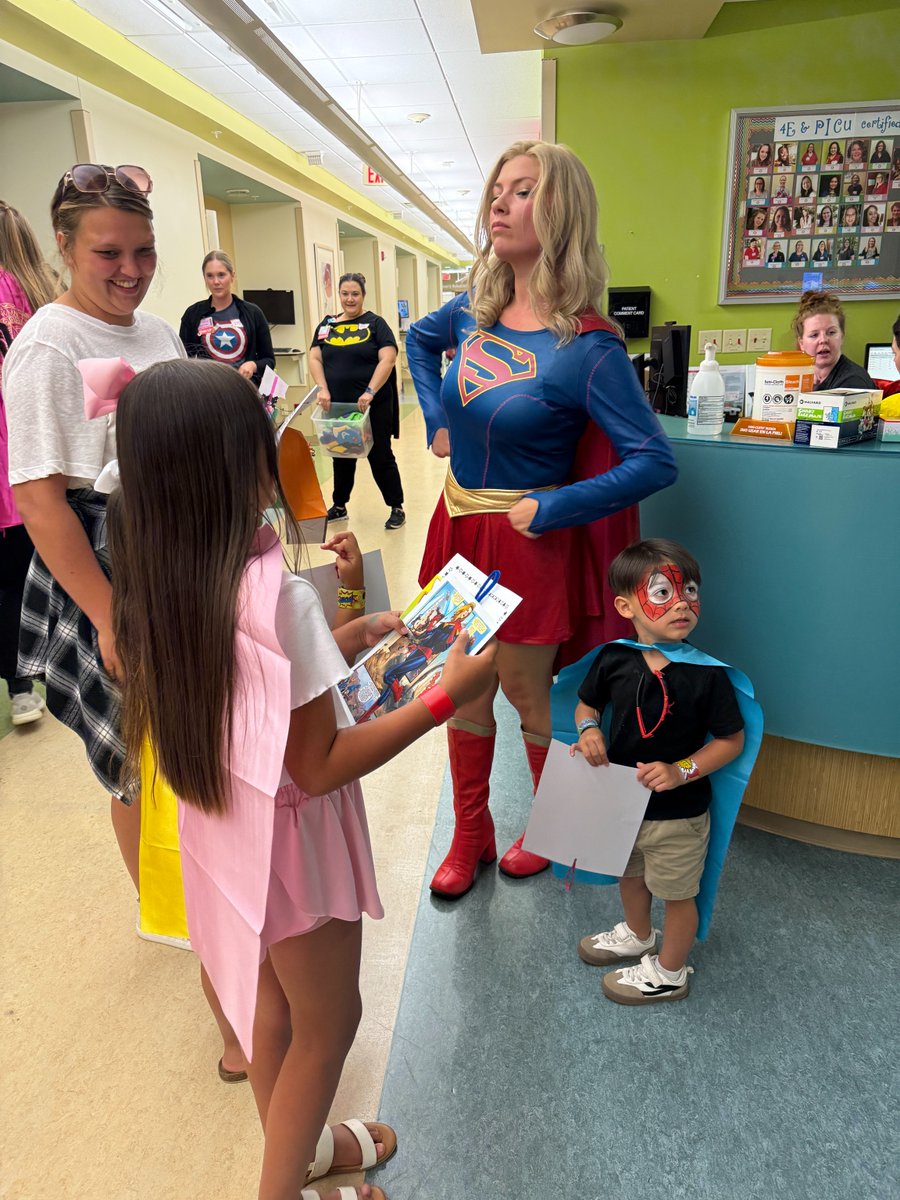 WakeMed's tweet image. It's a bird... it's a plane... it's superhero window washers at WakeMed Children's! 🦸‍♀️🦸

WakeMed window washers, from Scottie’s Building Services, were superheroes for a day, fighting “grime” and cheering up young patients as they rappelled down the Children’s Hospital.