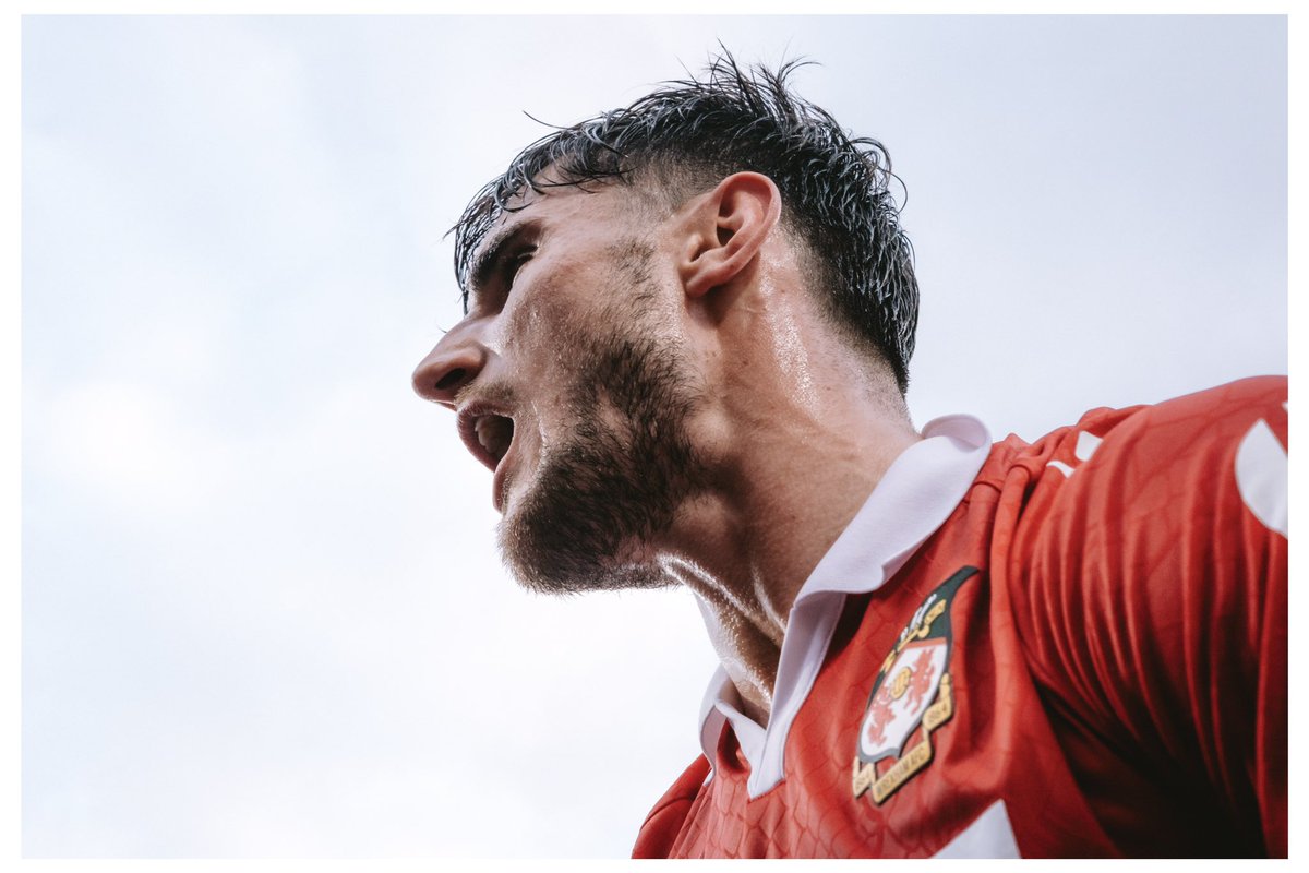 rufusdaviess's tweet photo. ❤️BACK TO BACK TO BACK!!❤️
Incredible scenes at Wrexham’s final home game of the season as they secure promotion to the Championship🎉 https://t.co/WXBLgTAunU