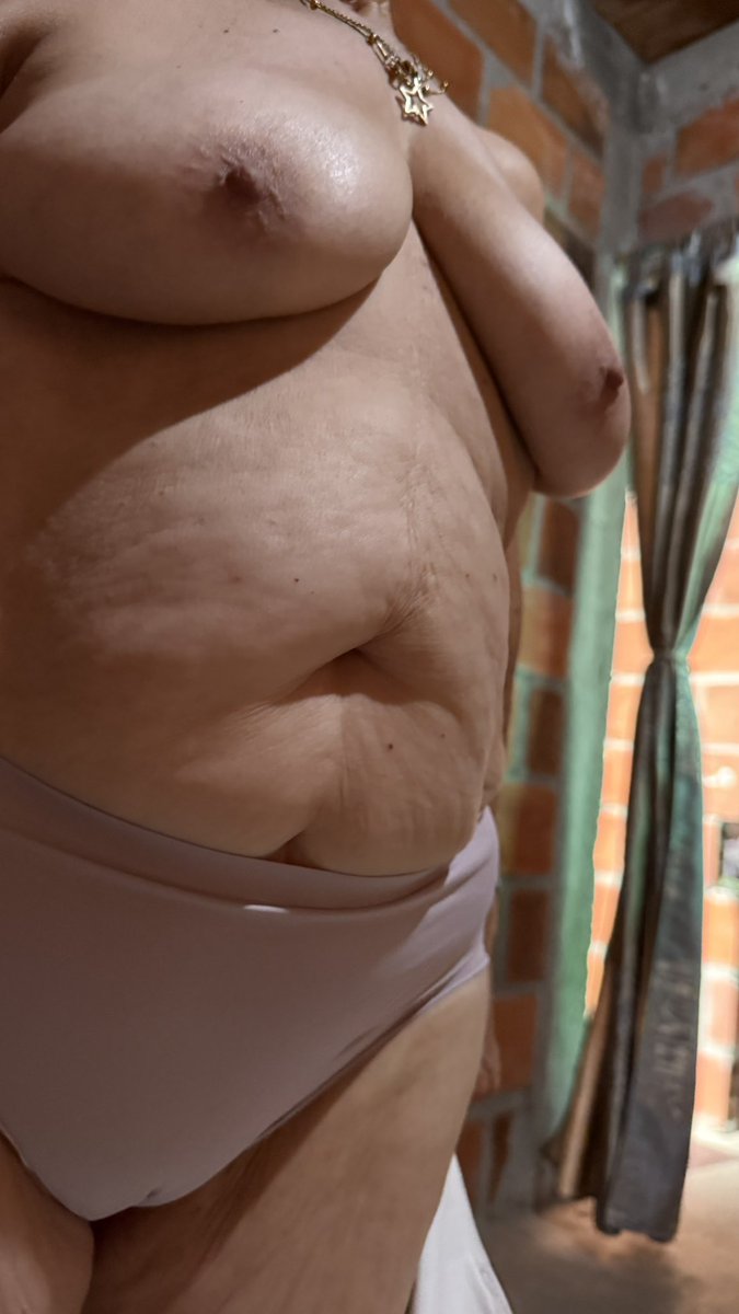 Quieren ver más vídeos y fotos  a si es muy fácil suscribirse en mis canales de telegram y only  ➡️
no olvide compartir 🔁 allmylinks.com/elcomeabuelas89 onlyfans.com/?ref=110320258