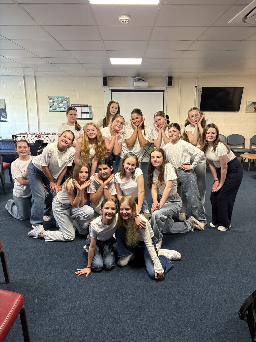 SGSPEDept's tweet photo. Good luck to all of our dancers who are dancing at Gotta Dance tonight @ the gatehouse! #SGSDance #SGSDifference #SGSCourage https://t.co/57StMrXkZJ