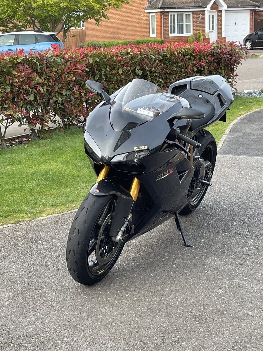 Been a while since I posted some bike pics
Ducati trackday this Thursday, looks like it’s gonna be a hot one <a href="/DucatiUK/">Ducati UK</a> <a href="/VindisDucati/">Vindis Ducati</a> <a href="/DoningtonParkUK/">Donington Park</a> <a href="/MSVTrackdays/">MSV Trackdays</a>