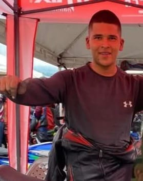 florencianoscom's tweet photo. Cristian Sánchez, joven motociclista de Campoalegre, falleció tras luchar por su vida luego de un grave accidente vial en la vía El Juncal. En el mismo hecho murió Tatiana Patiño Perdomo. Ambos regresaban de una válida nacional de motovelocidad. La comunidad está de luto. https://t.co/65OP5fwGLi