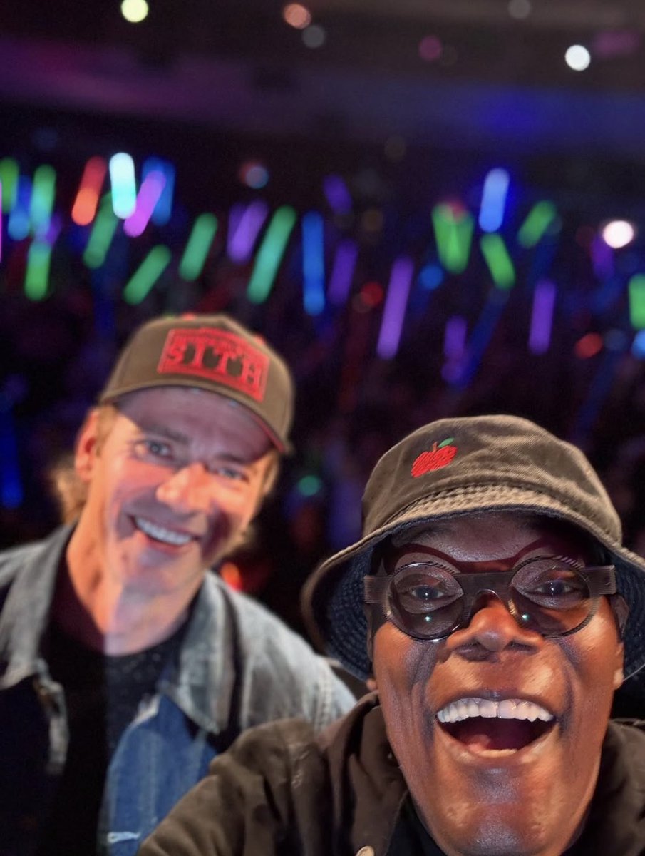 sw_holocron's tweet photo. Samuel L. Jackson posts a selfie of him and Hayden Christensen at a screening of REVENGE OF THE SITH https://t.co/7WNNzSYFsL