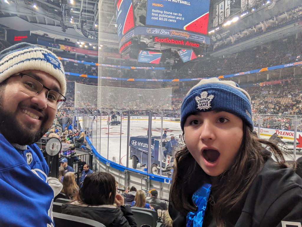 Davis_S90's tweet photo. @TheFordFANatic @FordCanada @MapleLeafs Oh man, will definitely be my daughter who's been on me for tix!! https://t.co/Wgpa6tr5ho