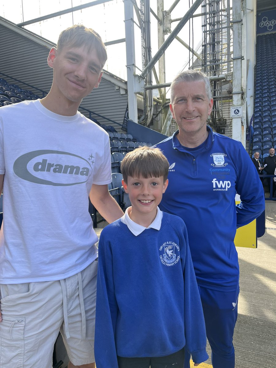 PrestonCityTeam's tweet photo. Many thanks to Kacper Pasiek and Graeme Atkinson for coming down and presenting Medals tonight. https://t.co/zYJn9UamGb