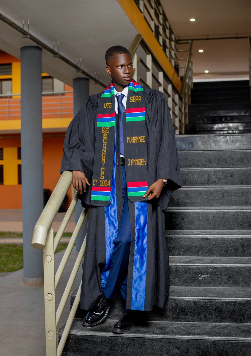 jamiqram1's tweet photo. BSc in Economics &amp; minor in Mathematics , with distinction (Cum laude)! Alhamdulillah!  🎓  So grateful for my family's support! ❤️ #blessed #TheEconomist @UTG https://t.co/2TjEaIxBul