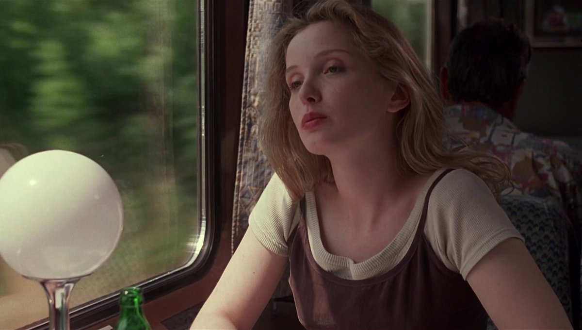 TheCinesthetic's tweet photo. julie delpy in before sunrise (1995) https://t.co/AsYnzlrB3F