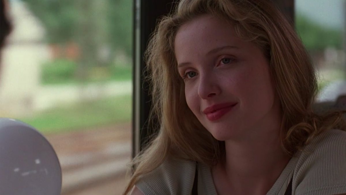 TheCinesthetic's tweet photo. julie delpy in before sunrise (1995) https://t.co/AsYnzlrB3F