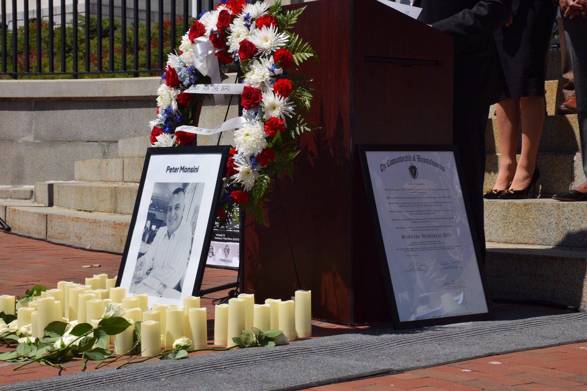 Every single person deserves a workplace that treats them fairly and protects them from harm.
 
Today, on Workers' Memorial Day, we honor the memories of Massachusetts workers who lost their lives because of unsafe work conditions.
 
Thank you <a href="/MassCOSH/">MassCOSH</a> for convening us.