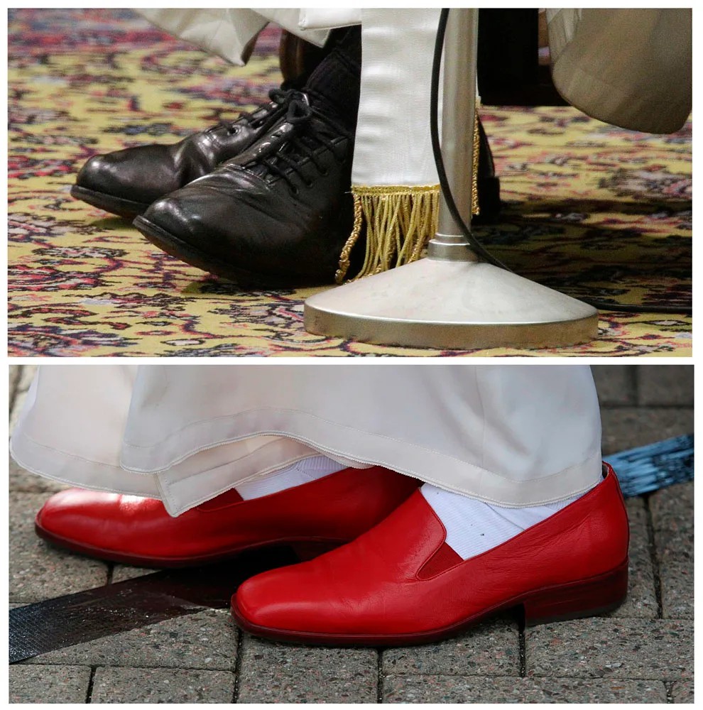 JaimeMercant's tweet photo. ¿Se han dado cuenta ustedes de que los "devotos" de Francisco han vuelto a subrayar su humildad, expresada "infaliblemente" por sus desgastados zapatos, vistos por última vez en su ataud?

De este modo tan simplista, burdo y estúpido, los mismos sujetos también valoraron positivamente su pontificado desde el inicio. O sea, por la señal de estos zapatos, ellos supieron, anticipadamente y por clarividencia, que todo el pontificado francisquista sería un tiempo esplendoroso, de gracia y desbordante fecundidad espiritual.

Ahora bien, no nos engañemos, debajo de esta alabanza desmedida a la humildad de Francisco se halla un profundo odio y detestación a Benedicto XVI. Las alabanzas a los zapatos de Francisco siempre fueron acompañadas de la ridiculización a los zapatos de color rojo cereza de Benedicto, ignorando culpablemente su potente significado martirial, a saber, el papa debe estar dispuesto a seguir los pasos de los mártires y, sobre todo, del mismo Cristo hasta el Calvario.

Sin embargo, la mística y ascética católicas han cambiado para esta gentecilla; es un consuelo saber, pues, que la humildad ya no está en el corazón, sino en los zapatos.