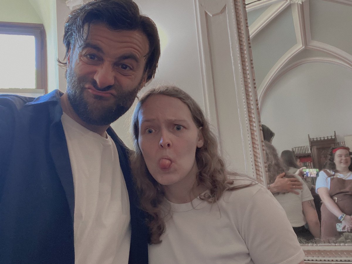 gustafslaygard's tweet photo. .@Union_Conv If you need new guest inspiration for FKTP4.. May I recommend Huw Parmenter because he is the most charming person I have ever met, plus having a Vikings con in Paris for the fourth time might be a good time to add a guest from the Paris arc. https://t.co/oXHi9D6MoU