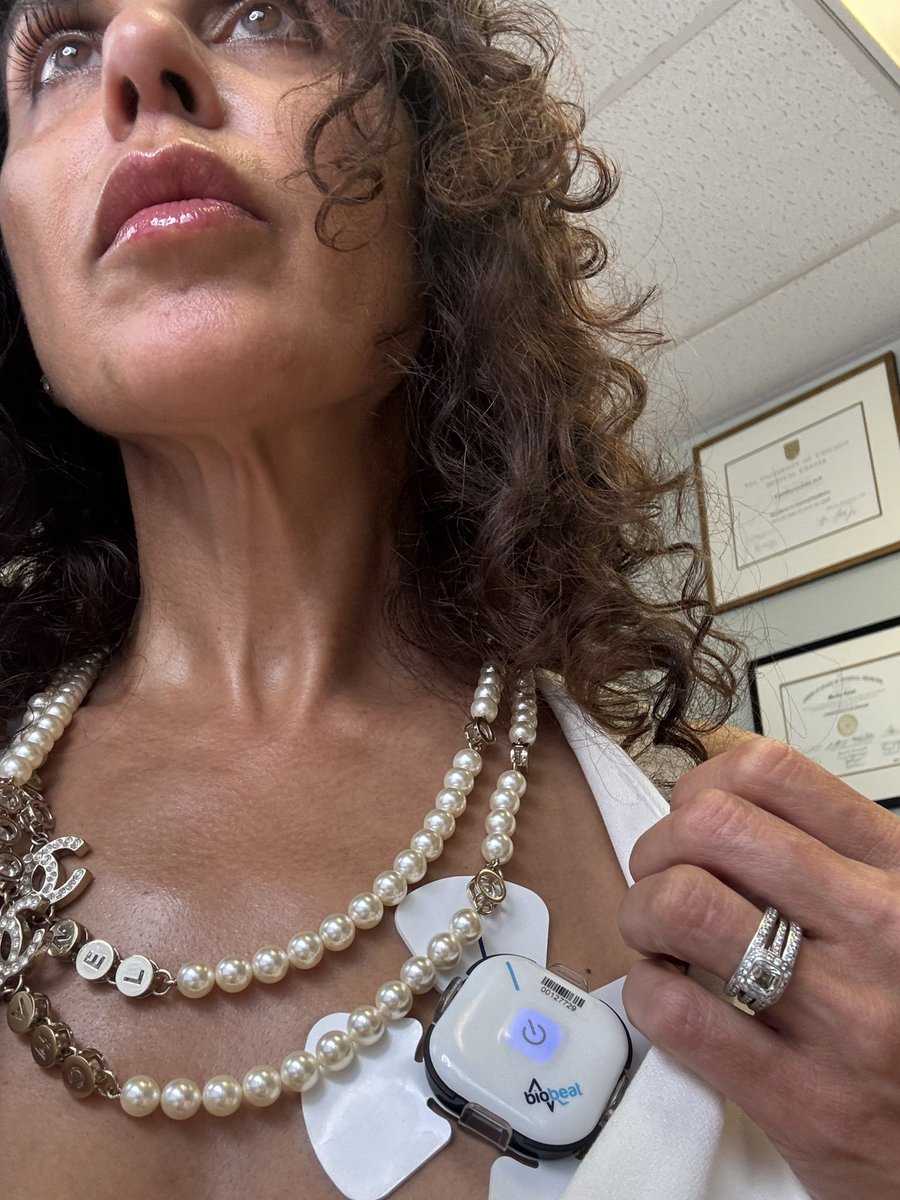 Dr. Martha Gulati ♥️🫀❤️🩹🇨🇦 (@drmarthagulati) on Twitter photo Testing out the <a href="/BiobeatT/">Biobeat Technologies</a> Blood pressure assessment tool.
FDA approved …. so who is using for remote monitoring for their patients?
Any experience good or bad appreciated!
Amazing how small and disposable!
#bloodpresssure #hypertension <a href="/SmidtHeart/">Smidt Heart Institute at Cedars-Sinai</a> Testing out the <a href="/BiobeatT/">Biobeat Technologies</a> Blood pressure assessment tool.
FDA approved …. so who is using for remote monitoring for their patients?
Any experience good or bad appreciated!
Amazing how small and disposable!
#bloodpresssure #hypertension <a href="/SmidtHeart/">Smidt Heart Institute at Cedars-Sinai</a>
