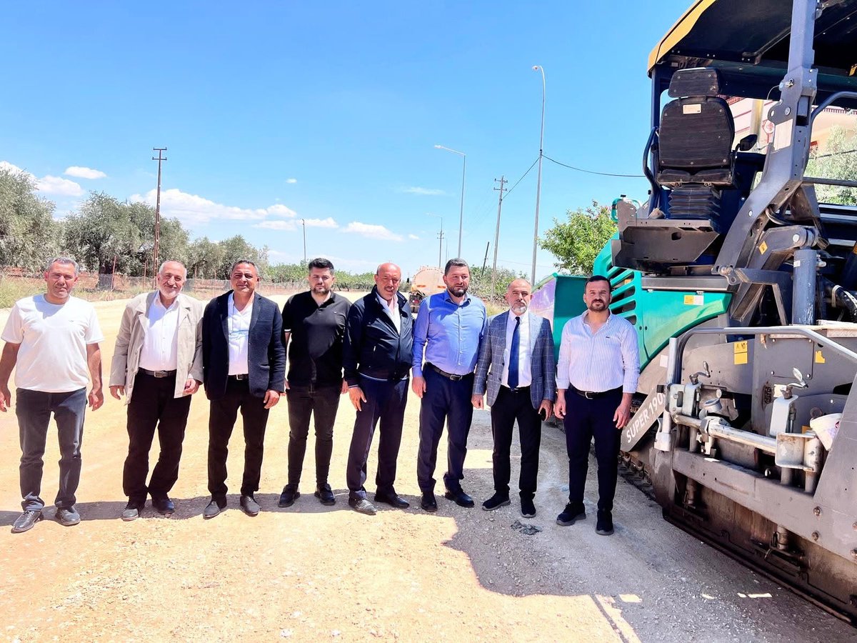 Dutlu Mahallemiz'de yeni yapılan Nizip Devlet Hastanesi güzergahı için yol genişleme ve asfaltlama çalışması Gaziantep Büyükşehir Belediyesi ekipleri tarafından yapımına başlanmıştır.
Nizip'imize Hayırlı Olsun.
<a href="/abuyukgumus/">Ahmet Büyükgümüş</a> 
<a href="/fmfedaioglu/">Fatih Muhaddis FEDAİOĞLU</a> 
<a href="/Akparti/">AK Parti</a> 
<a href="/FatmaSahin/">Fatma Şahin</a> 
<a href="/yakupkarakus7/">yakup karakus</a>