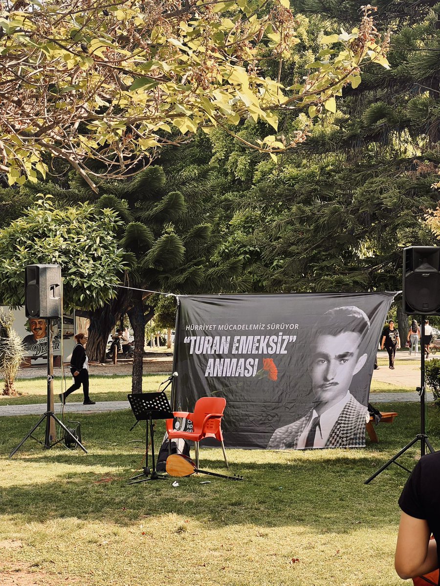 chpcukurovagnc's tweet photo. İl Gençlik Kollları Eylem ve Etkinlik Komisyonumuzun düzenlediği Turan Emeksiz Anma Programına katılım sağladık.Bu vesileyle, genç yaşında demokrasi uğruna hayatını feda eden Turan Emeksiz’i rahmet ve minnetle anıyoruz.
Unutmayacağız, unutturmayacağız https://t.co/kUZaMrfh80