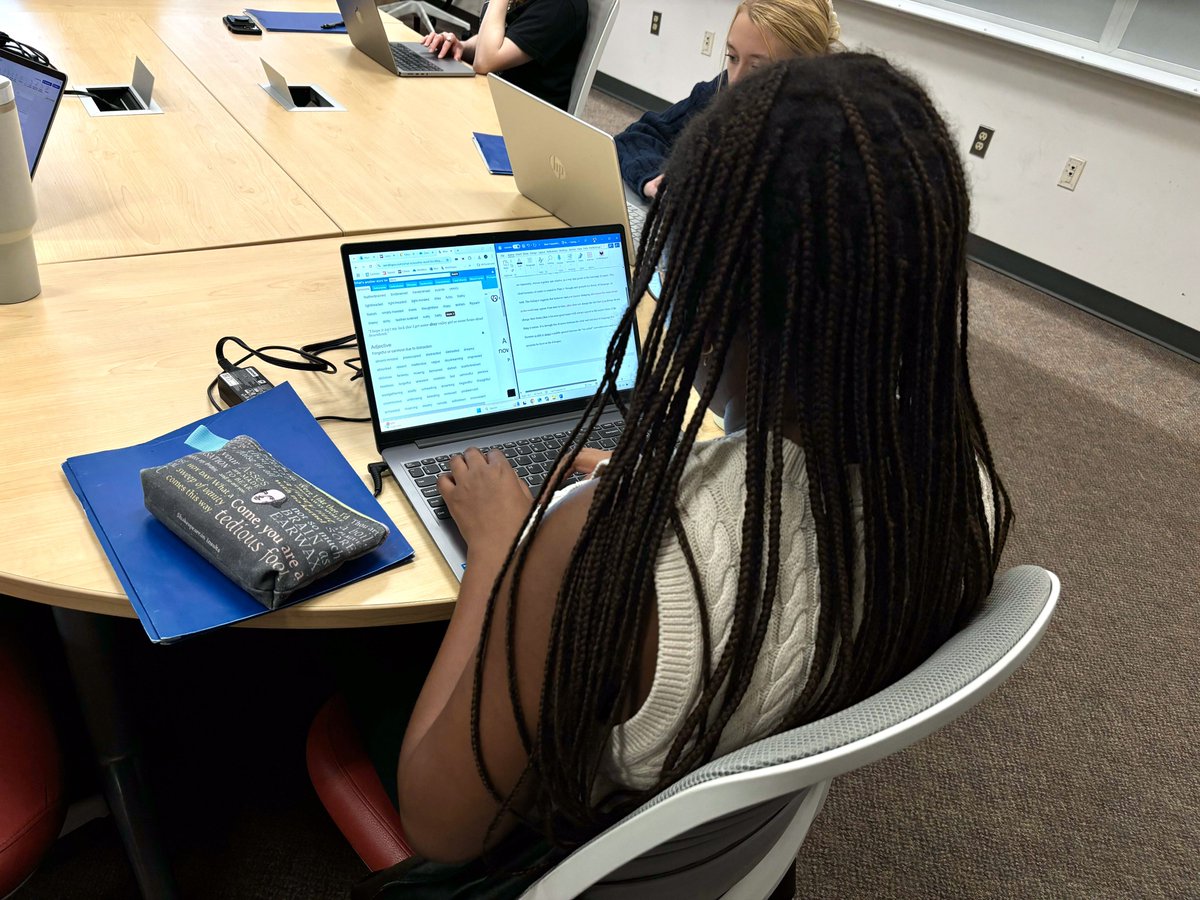 VT English tweet media