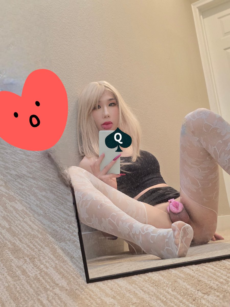 呀，哪里来的骚婊子张着腿坐在地上？诶，不对，她两腿之前挂这个什么呀，好恶心！原来是条发情的媚黑人妖母猪！真贱～
Asian sissy femboy needs daddy's 🍆
#伪娘骚货 #骚贱母狗 #人妖母狗 #雌堕母狗 #绿帽雌堕 #sissyboy #asiansissy #femboy #媚黑男娘 #媚黑母狗 #BLACKED #bbc #asiantrans