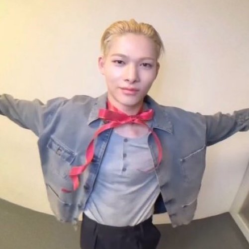 Weverse(G=Korea)の“セルフィーフォトカード”と(J)の“メンバー別フォトカード”って違うものよね❓
通常盤→A、ENGENE ver.→Bは同じだから混乱するの私だけ❓😅
とりあえず🎀NI-KI🐆で落ち着こう
 #ENHYPEN #DESIRE_UNLEASH