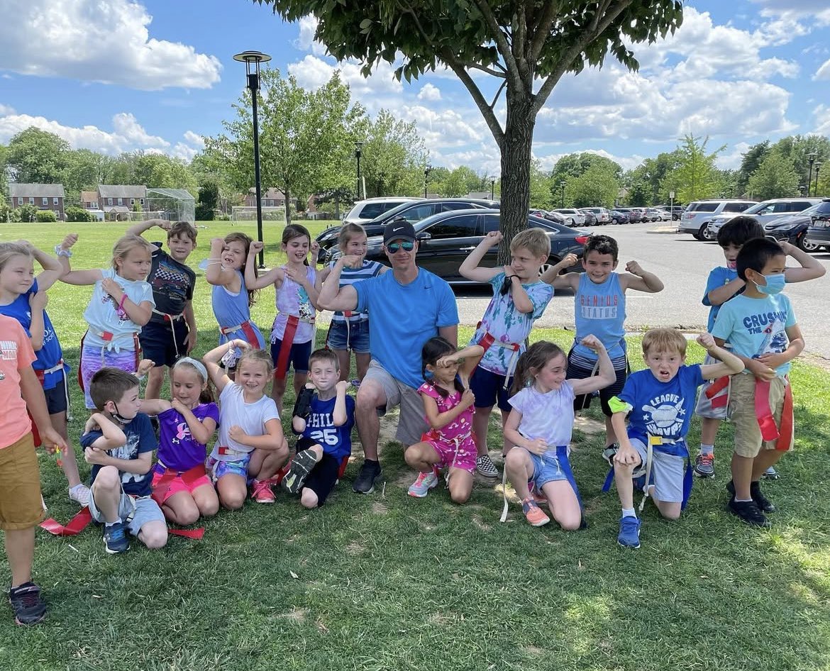 DavidsonPhysed's tweet photo. This picture was taken on the last day of school in 2021! Our current 5th graders as 1st graders! We’ve been flexing for 5 years now, and we’re going to do it alot more over our final 2 months together!💪🏻 https://t.co/dkrOmSIozu