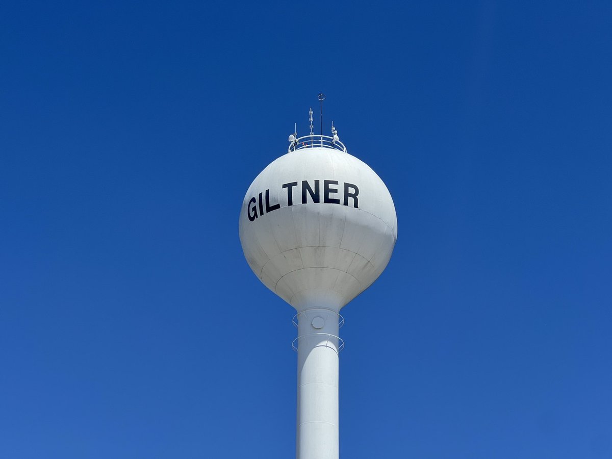 ArtDirectorBYU's tweet photo. Gilter, Nebraska.
The town that #kearning forgot. https://t.co/Rwqny6CX4S