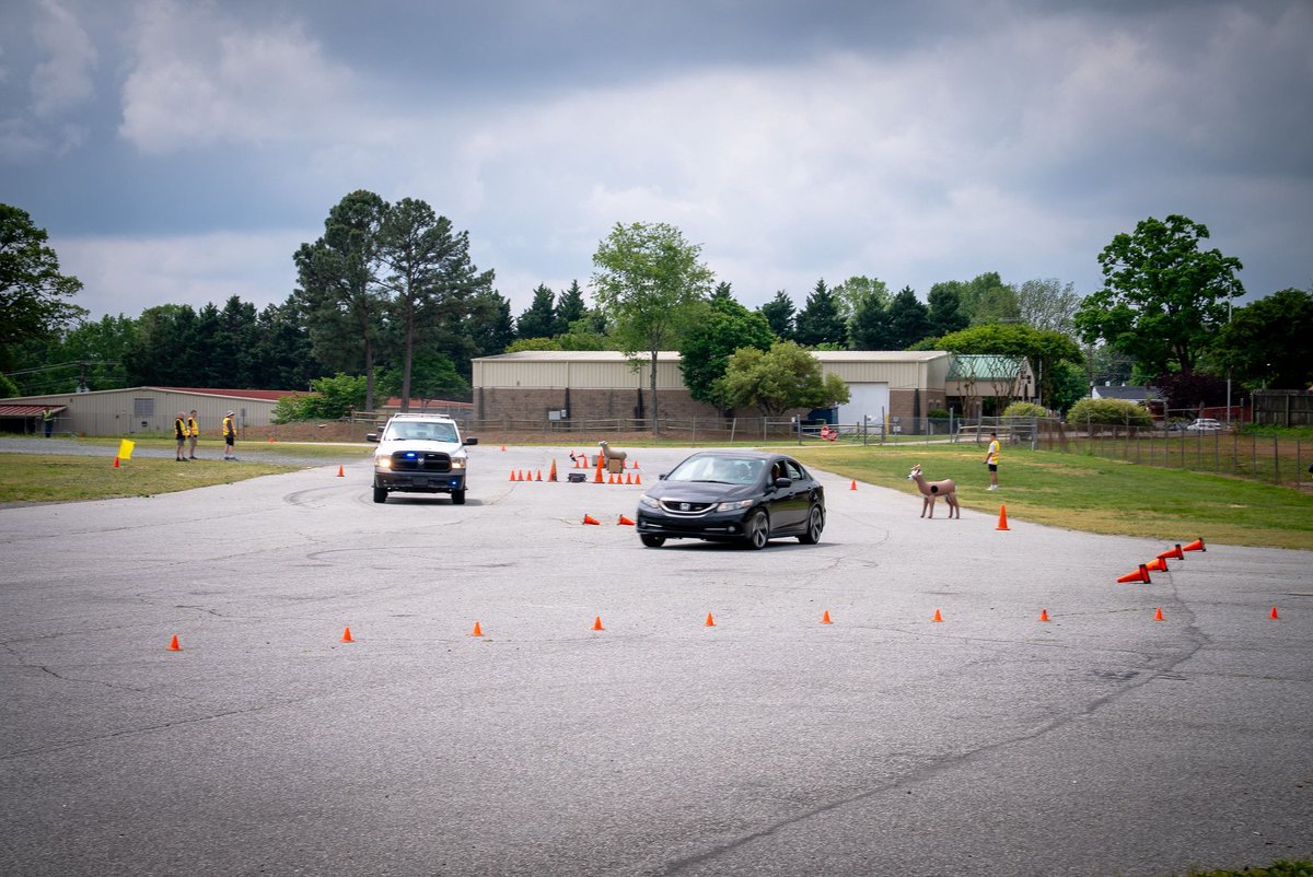 NCLeague's tweet photo. 🚓 🚨 The League's Shield Services team hosted its police driving training in Winston-Salem last week! Police officers across the state participated in a two-day classroom and racecourse learning experience. 👨‍🏫🏎️   https://t.co/kWiPO0l4i3 https://t.co/LAinrUeyZB
