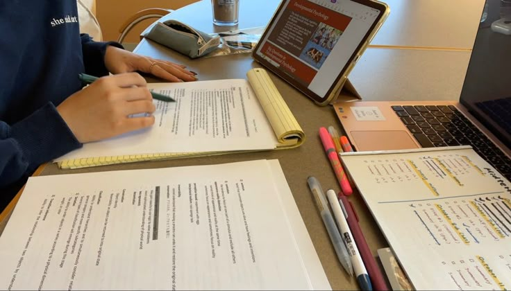 madeleine✶ tweet media