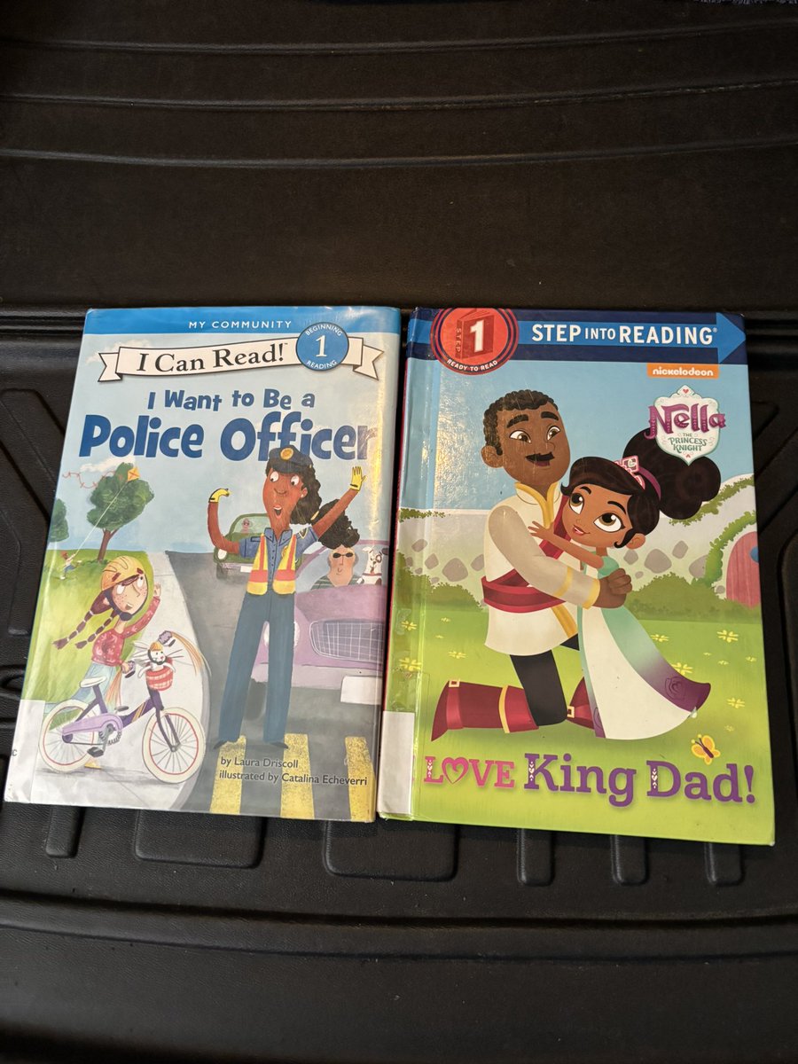 StarWarsCop's tweet photo. My daughter will tell you mommy is her favourite but these are the books she chooses when she goes to the library.
#DadfortheWin https://t.co/B2d3up0AJD