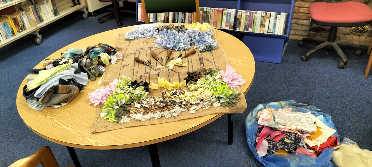 museum_hub's tweet photo. @LincolnMapLady 
We are reviving an old craft, Peg (Rag) Rug making, using old scraps of materials. https://t.co/yVoP9nt2An