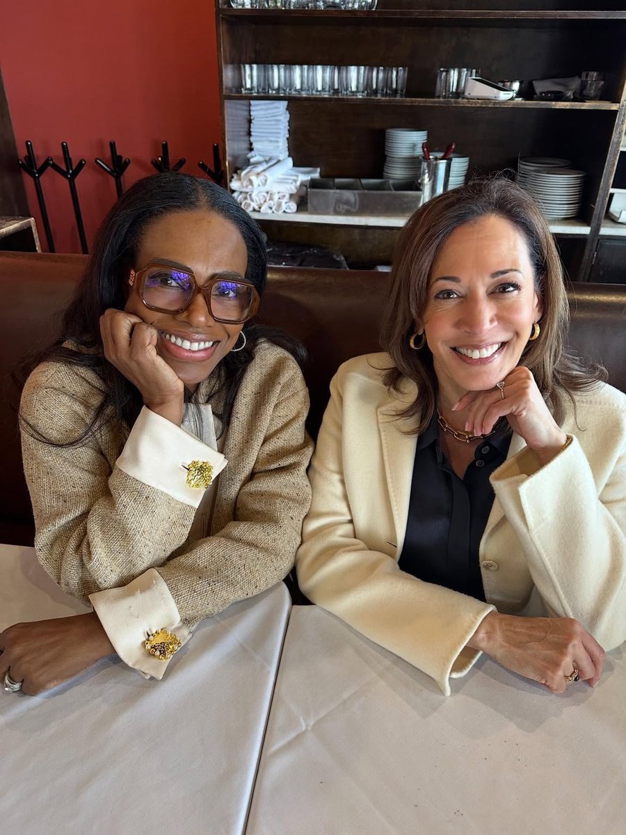 best of kamala harris (@archivekamala) on Twitter photo “Ladies who lunch… and lead.”
<a href="/KamalaHarris/">Kamala Harris</a> & <a href="/thesherylralph/">sheryl lee ralph</a> together. 💛
📸: <a href="/thesherylralph/">sheryl lee ralph</a> “Ladies who lunch… and lead.”
<a href="/KamalaHarris/">Kamala Harris</a> & <a href="/thesherylralph/">sheryl lee ralph</a> together. 💛
📸: <a href="/thesherylralph/">sheryl lee ralph</a>