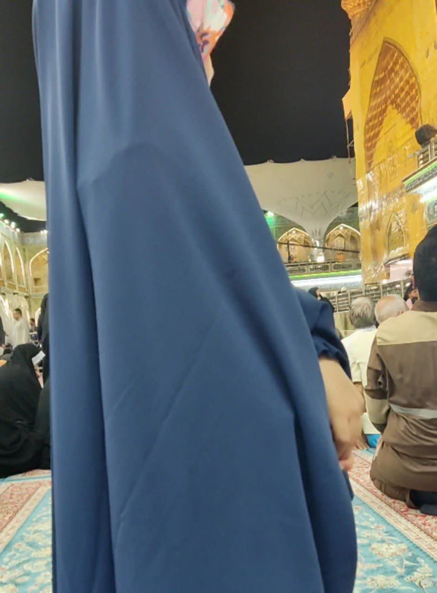 چه زیبا که در شب تولد دخترم در خانه ی پدری بودیم و  در این شب مبارک دخترم را مزین به یادگار مادر کردم....
#لبخند_خدا
