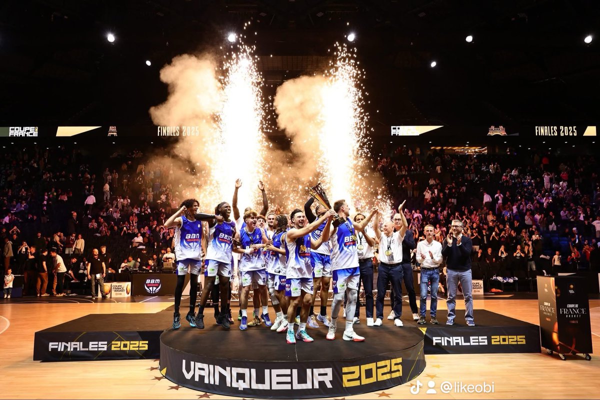 ObjsOlive's tweet photo. le titre ou rien. 🤍💙🏆

VAINQUEURS DE LA COUPE DE FRANCE 2025 🙂‍↕️

📷 - Thinlay Silva-Vincent https://t.co/S5rIYVnFsm