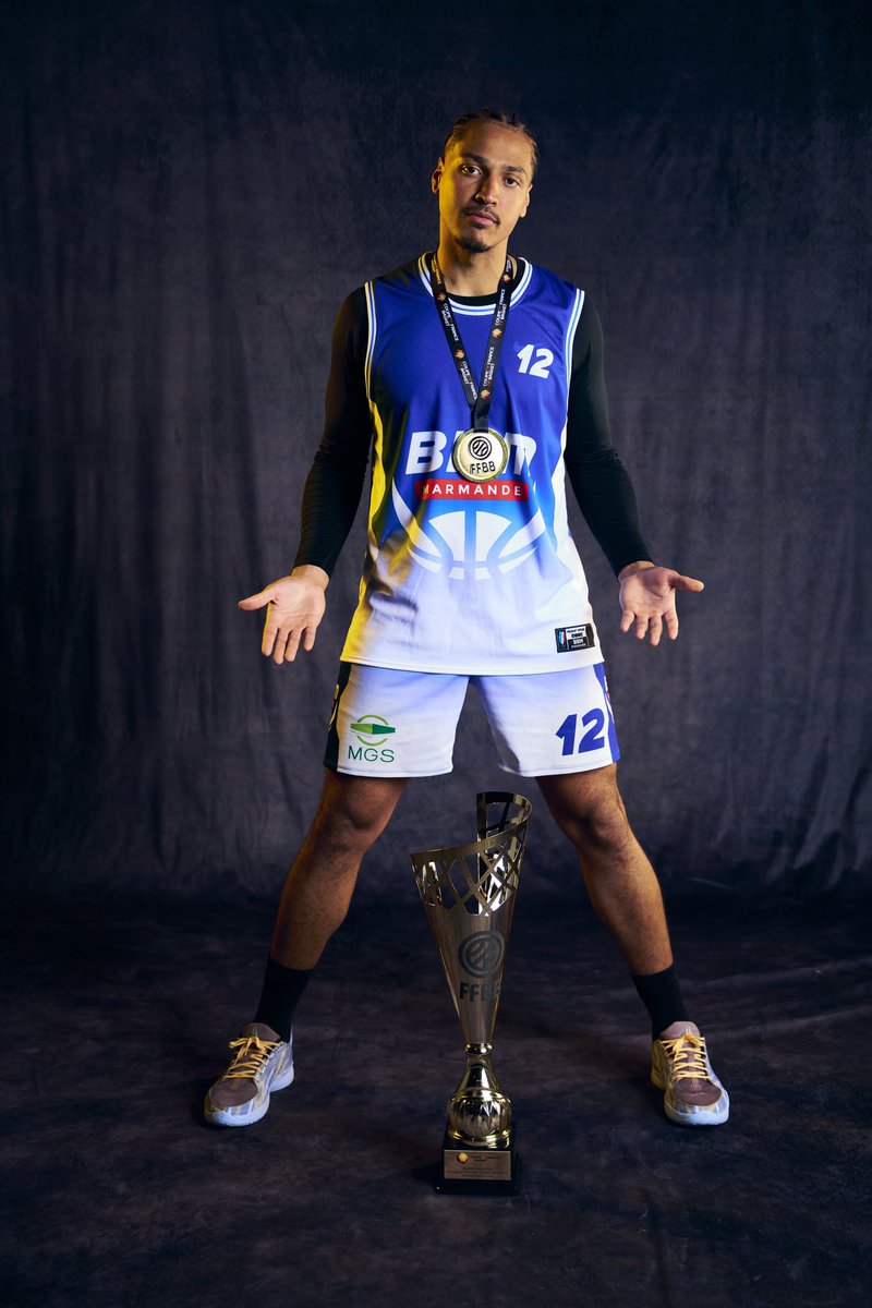 ObjsOlive's tweet photo. le titre ou rien. 🤍💙🏆

VAINQUEURS DE LA COUPE DE FRANCE 2025 🙂‍↕️

📷 - Thinlay Silva-Vincent https://t.co/S5rIYVnFsm