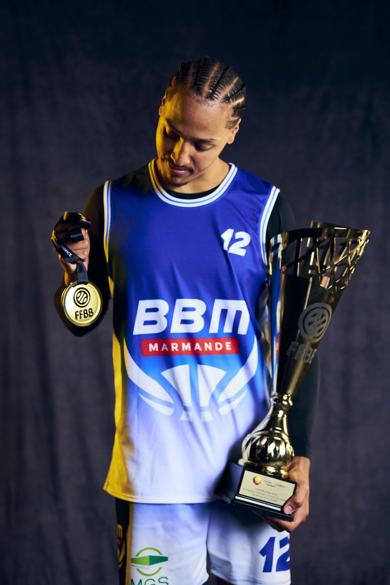 ObjsOlive's tweet photo. le titre ou rien. 🤍💙🏆

VAINQUEURS DE LA COUPE DE FRANCE 2025 🙂‍↕️

📷 - Thinlay Silva-Vincent https://t.co/S5rIYVnFsm