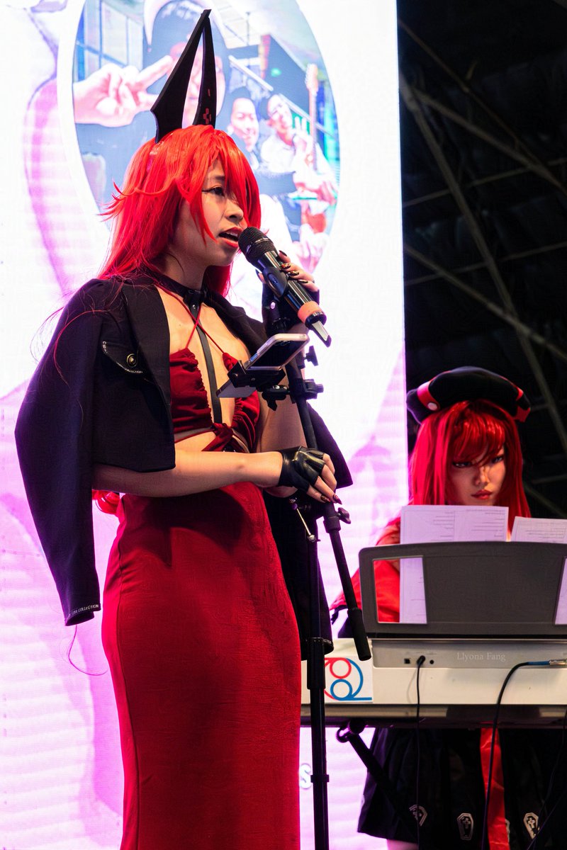 Some more behind the scenes photos from our <a href="/NIKKE_en/">GODDESS OF VICTORY: NIKKE</a> performance at <a href="/animeimpulse/">ANIME Impulse™ | アニメ インパルス</a> LA!
Wigs styled by me, and our Red Hood is Michelle from the band BunnieStars
Photography by QuraGallery
#NIKKECREATOR #NIKKECosplay #Rapi #RapiCosplay #RapiRedHood #RedHood #RedHoodCosplay