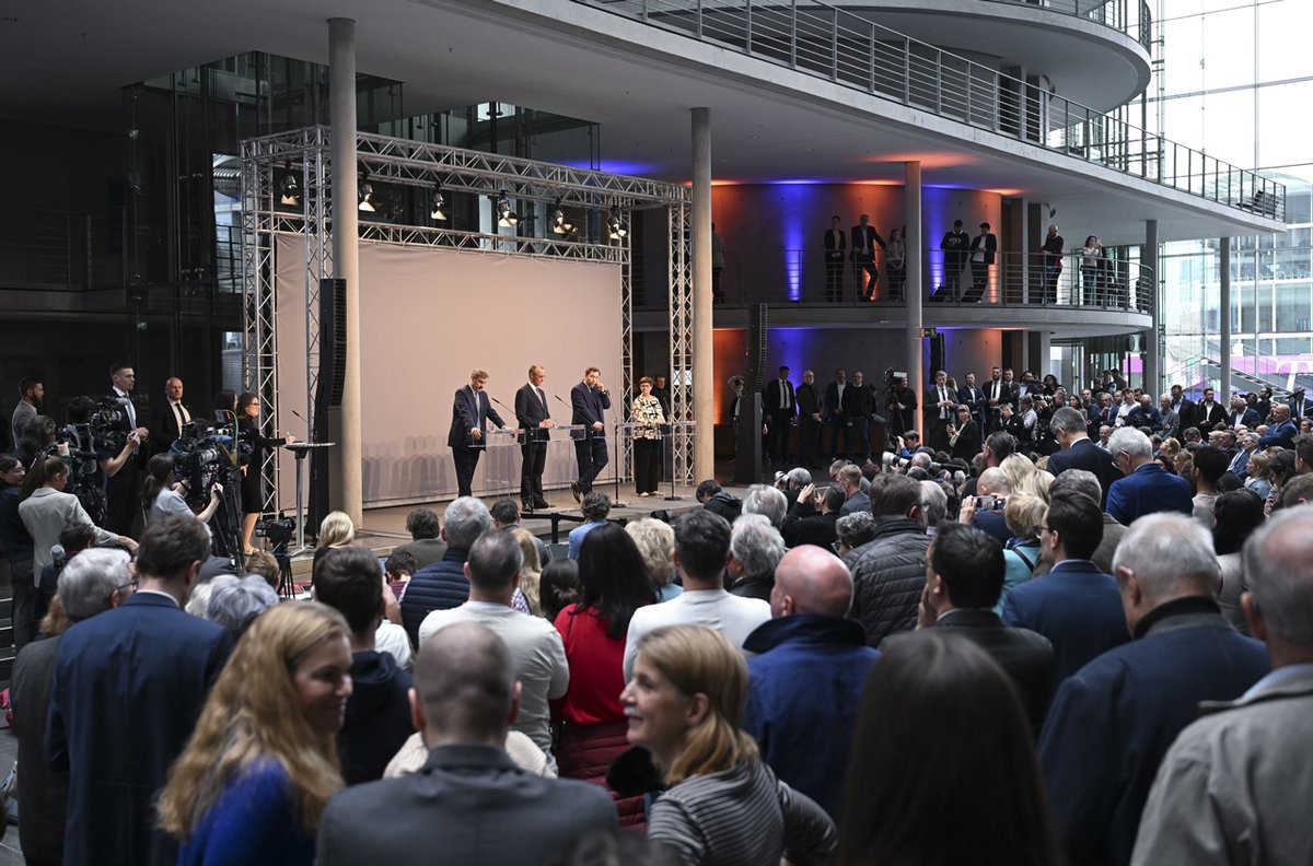 #Almanya'nın yeni koalisyon sözleşmesinde dış politika hedeflerine dair somut bir çerçeve belirlenmemesi, gelecekteki uluslararası stratejik yönelimlerin eksikliğini artırmaktadır 👇

🟧 Almanya'nın Yeni Koalisyon Sözleşmesi: Dış Politika Hedeflerinde Somut Belirsizlikler | M.