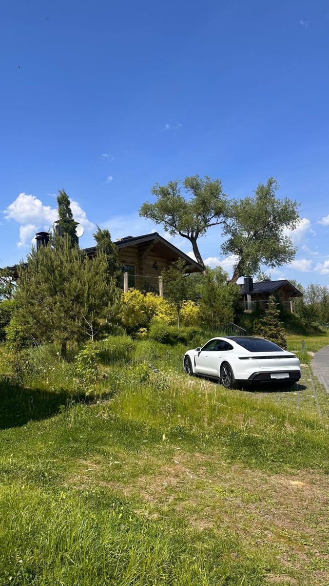 ThymeHannah's tweet image. The outdoor scenery in spring is just right. The sun shines on the grass and the breeze blows through my mood. Thanks to the freedom brought by crypto, I can embrace every gentle spring at my own pace. 🌸☁️🍃
#SpringOuting #SpringPicnic #CryptoFreeLife